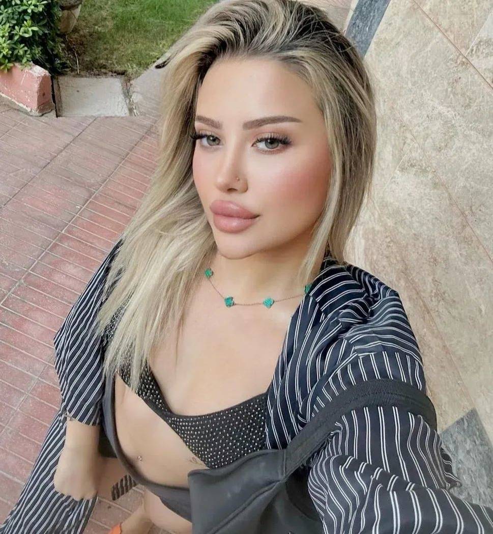 Kayaşehir Escort Bayanlar İle Sınırsız Sohbet Ve Ateşli Anlar