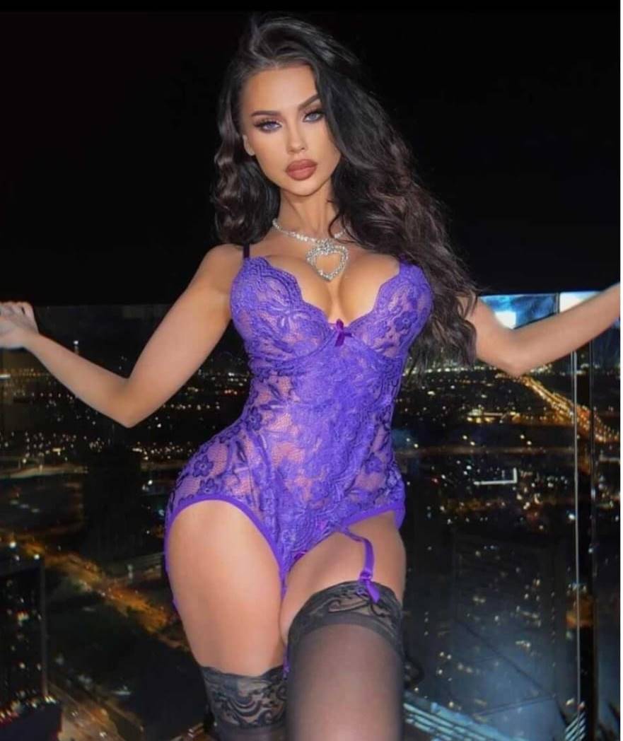 Kayaşehir Escort İlayda İle Tutkuya Yelken Açın